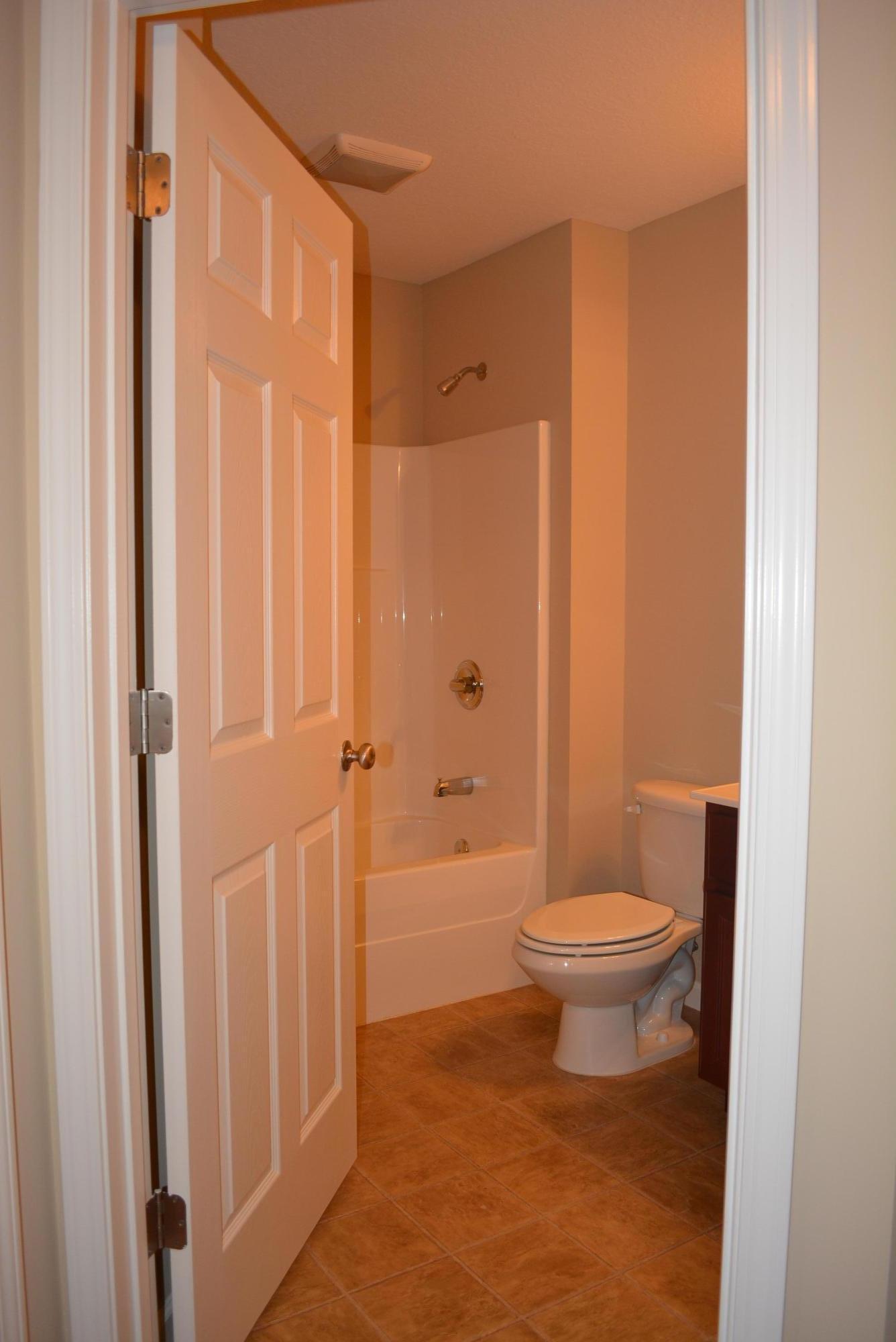 7710 Longshanks Road Corryton, TN 37721 - Photo 14 of 31 EP-8-Hall Bath