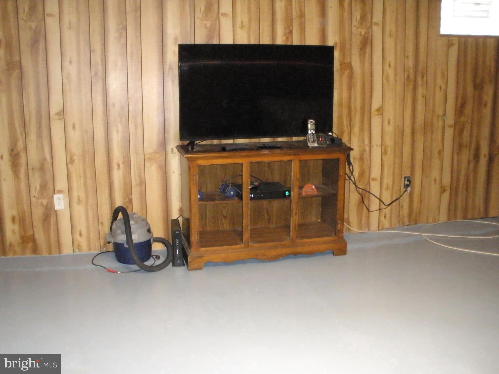 2220 Vailthorn Road Baltimore, MD 21220 - Photo 31 of 34 Painted Concrete Floor