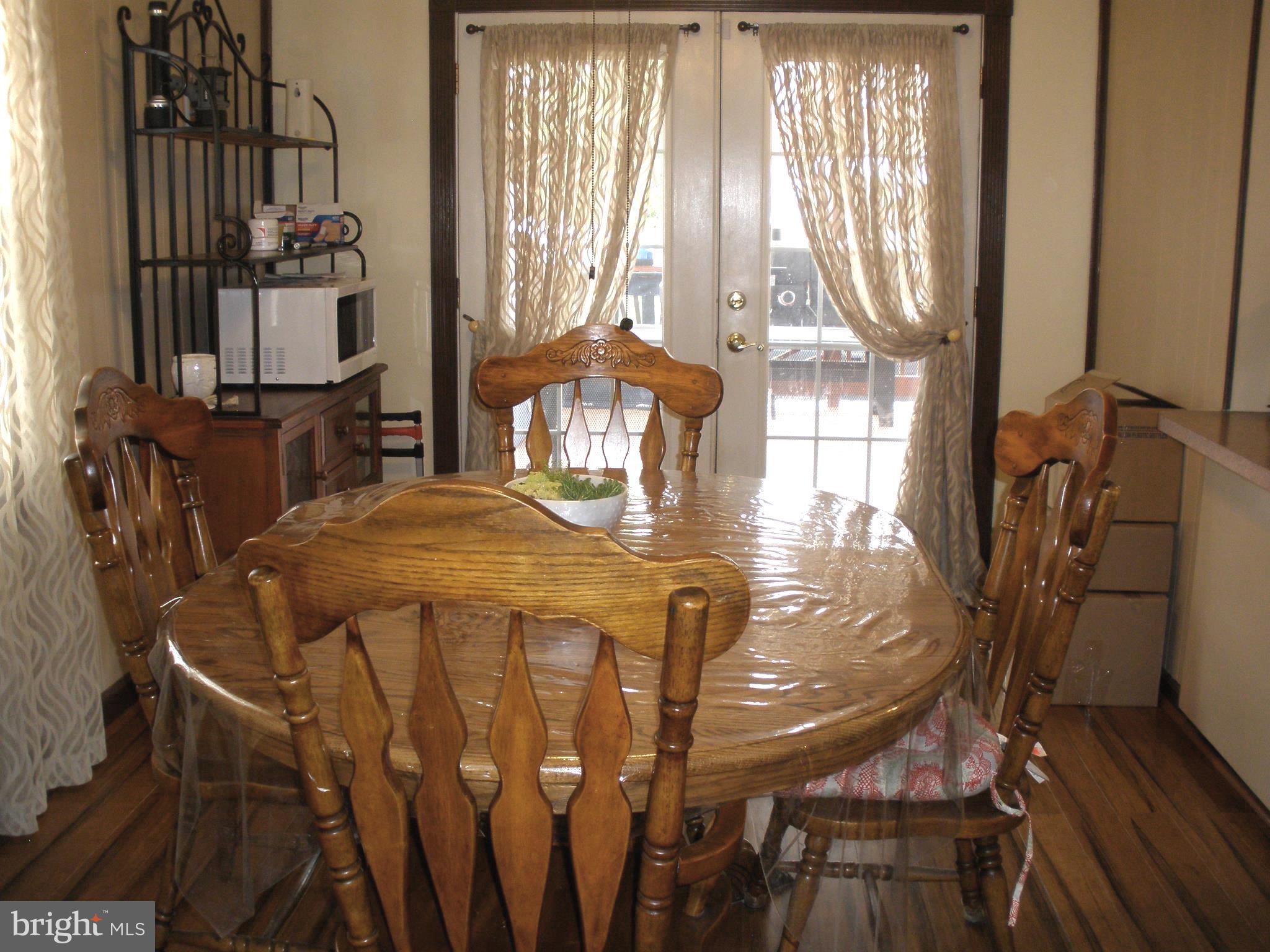 2220 Vailthorn Road Baltimore, MD 21220 - Photo 8 of 34 Great Space for Entertaining