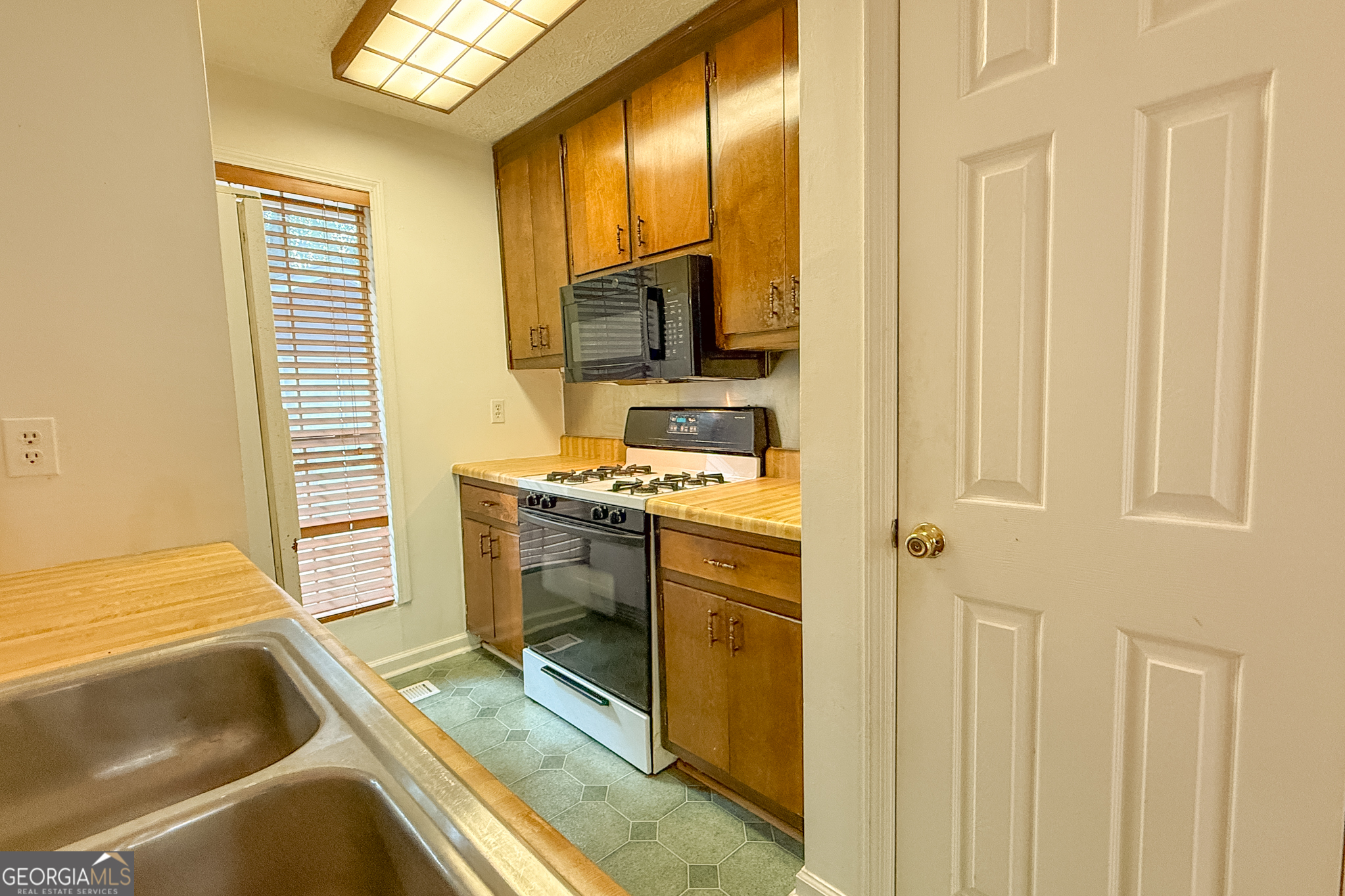 14375 Highway 19 Griffin, GA 30224 - Photo 13 of 32