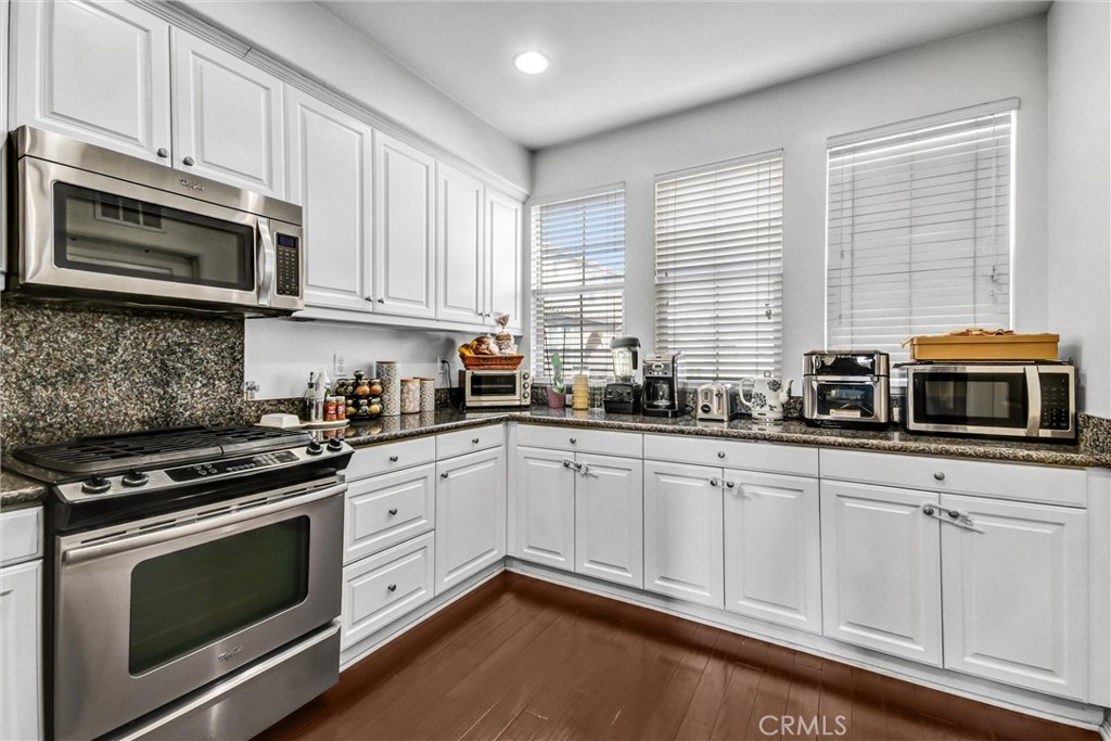 827 East Promenade, Unit E Azusa, CA 91702 - Photo 11 of 32