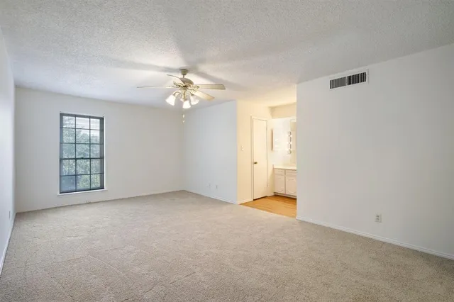 $2,300 | 5949 Copperwood Lane, Unit 1158, Dallas, TX 75248