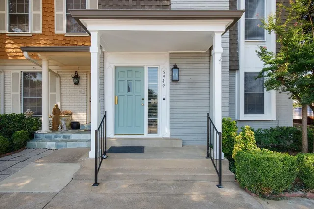$2,300 | 5949 Copperwood Lane, Unit 1158, Dallas, TX 75248