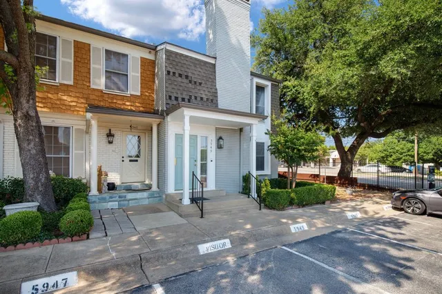 $2,300 | 5949 Copperwood Lane, Unit 1158, Dallas, TX 75248