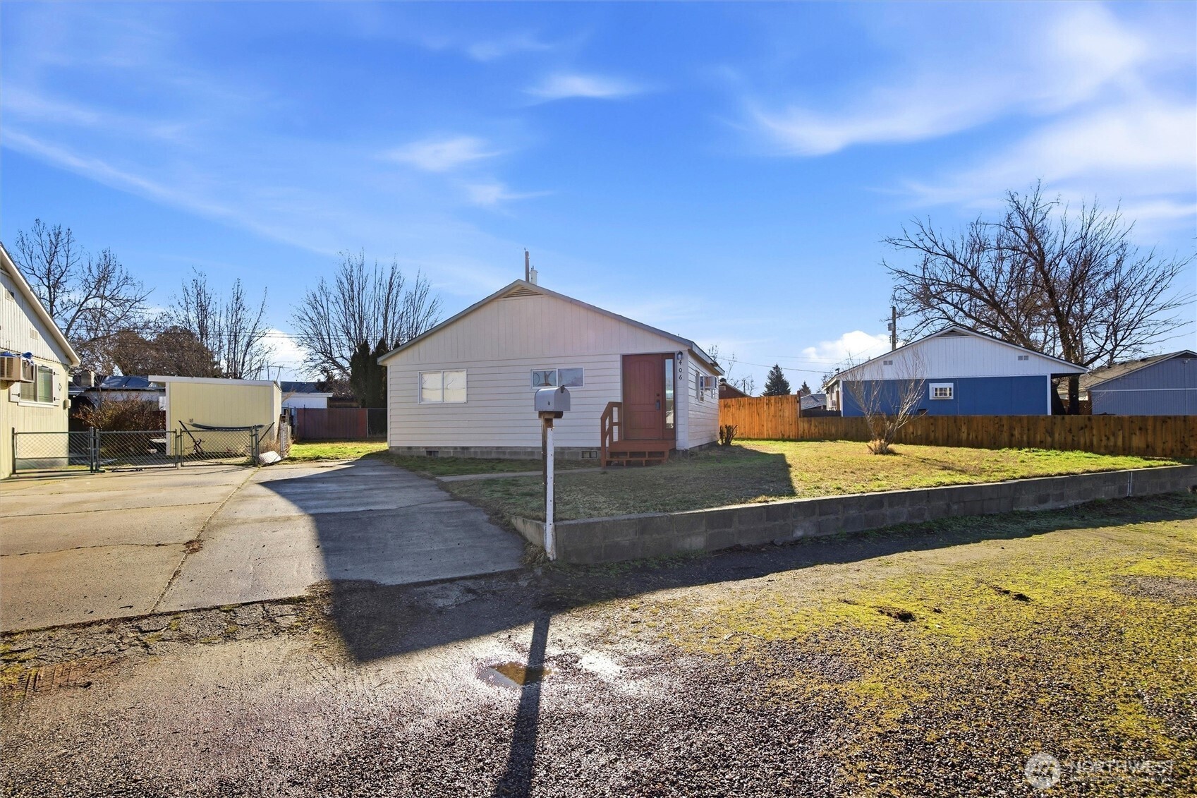 406 Snow Avenue Richland, WA 99352 - Photo 2 of 23
