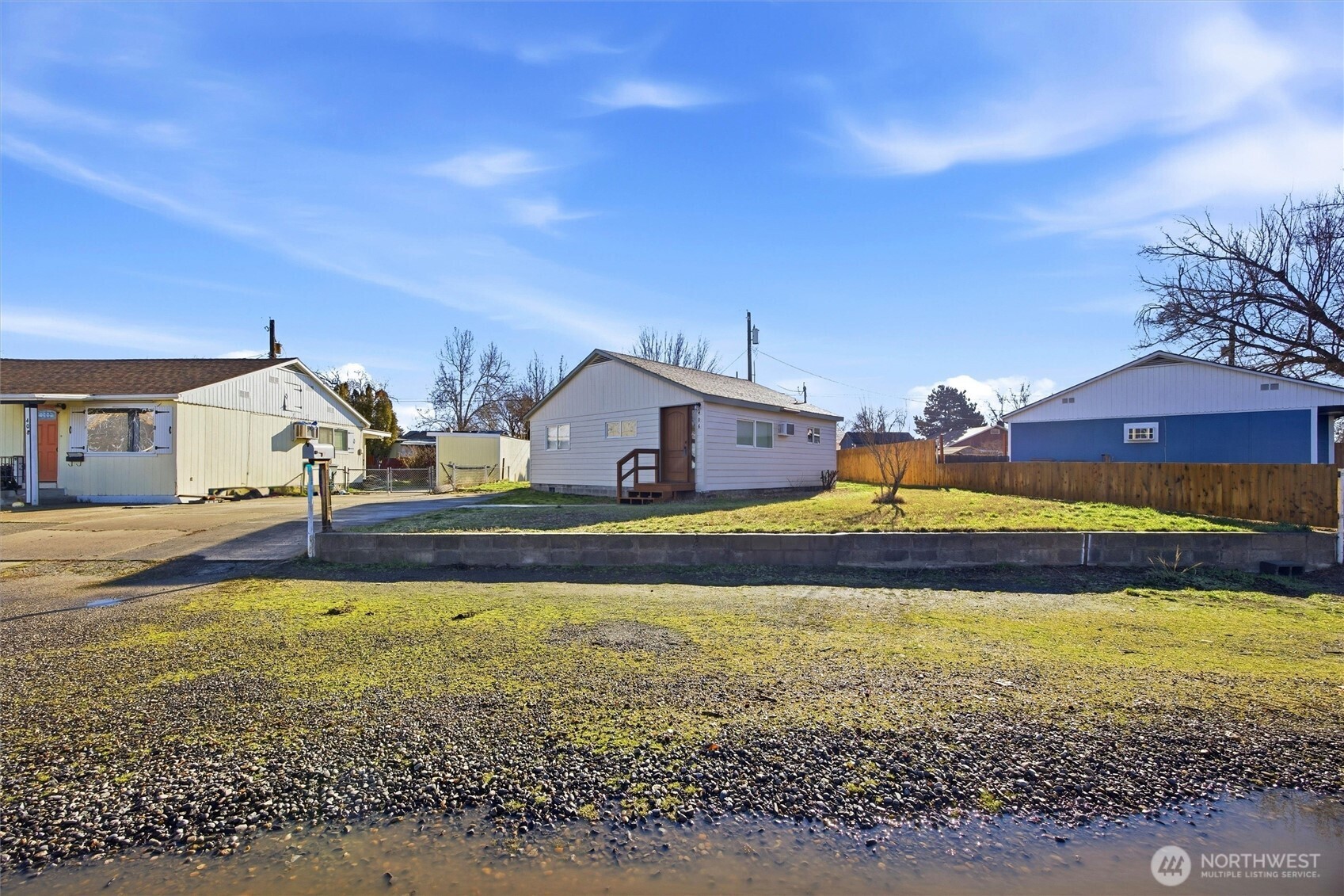 406 Snow Avenue Richland, WA 99352 - Photo 3 of 23