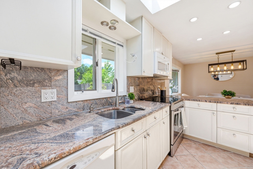 4 Antrim Road Peabody, MA 01960 - Photo 11 of 42