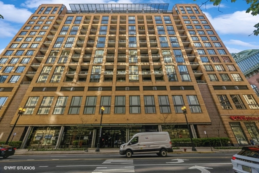 520 South State Street, Unit 702 Chicago, IL 60605 - Photo 1 of 20 front view of a building