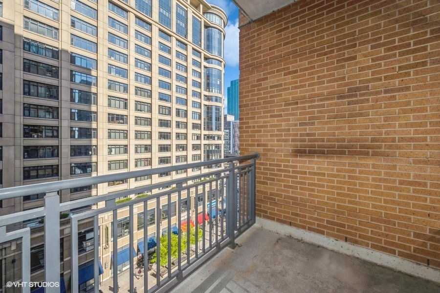 520 South State Street, Unit 702 Chicago, IL 60605 - Photo 17 of 20 a view of a balcony