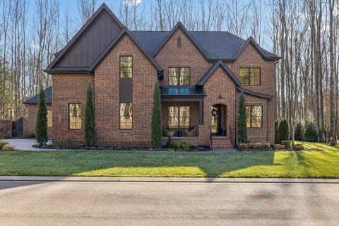 $1,899,900 | 4816 Torquay Court, Arrington, TN 37014