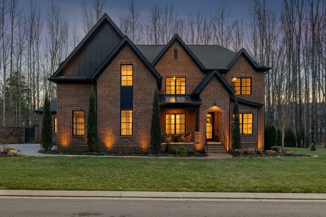 $1,899,900 | 4816 Torquay Court, Arrington, TN 37014