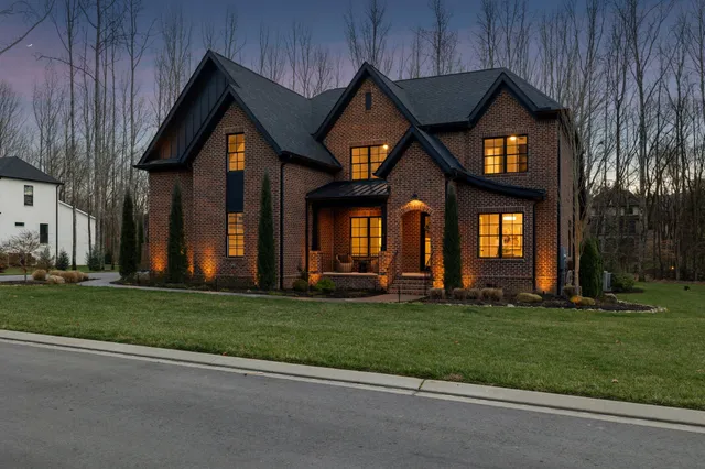 $1,899,900 | 4816 Torquay Court, Arrington, TN 37014