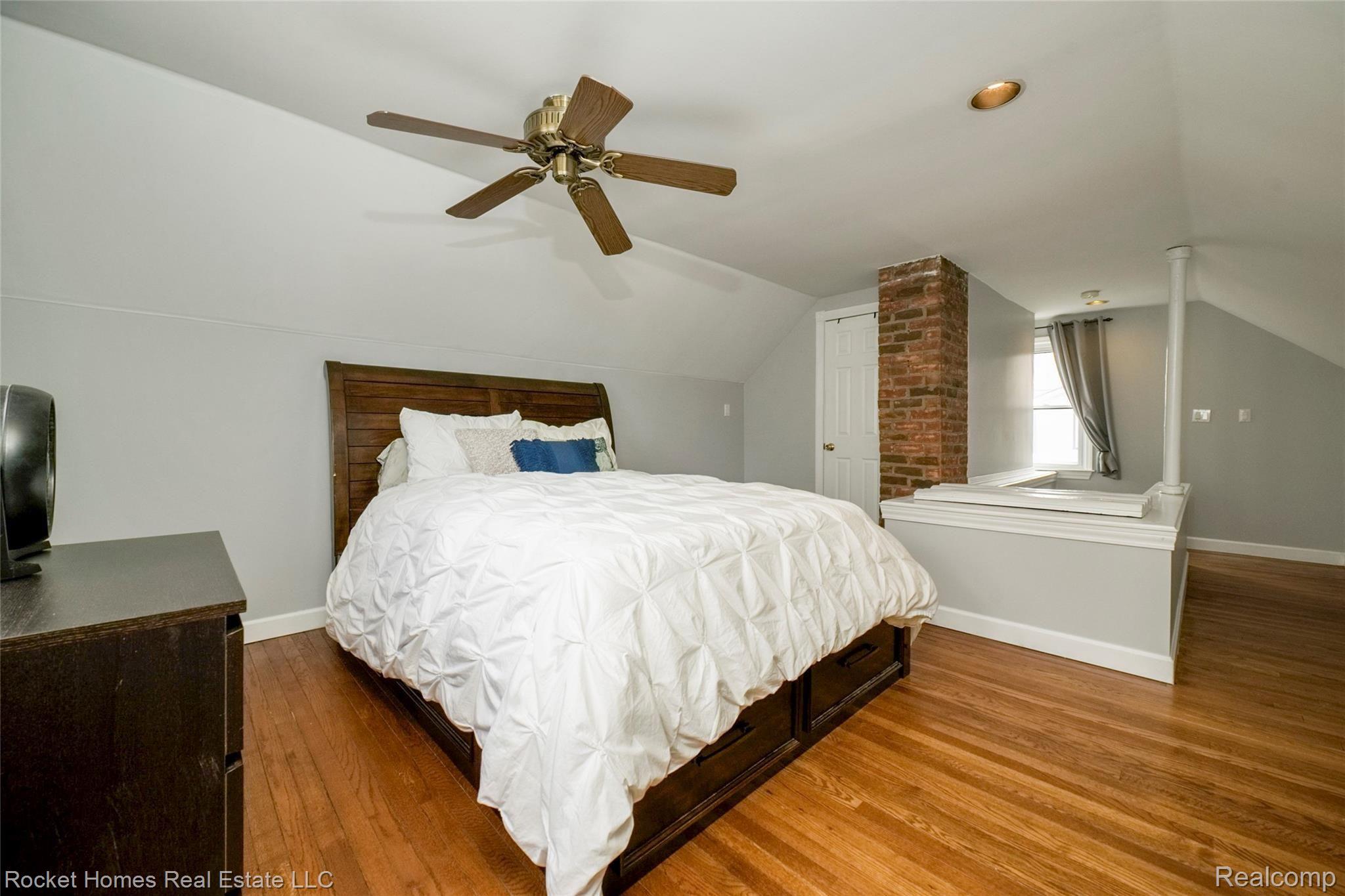 2666 Cumberland Road Berkley, MI 48072 - Photo 15 of 28 014-photo-master-bedroom-8117106.jpg