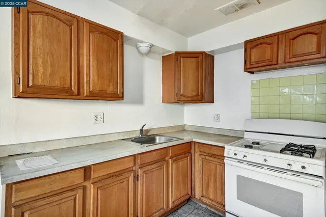 $705,000 | 428 South 9th Street, Richmond, CA 94804