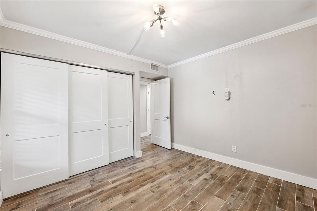 105 4th Avenue Northeast, Unit 418 St. Petersburg, FL 33701 - Photo 23 of 42 a view of an empty room