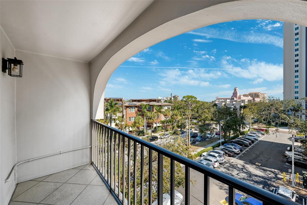 105 4th Avenue Northeast, Unit 418 St. Petersburg, FL 33701 - Photo 26 of 42 a view of a balcony with a street