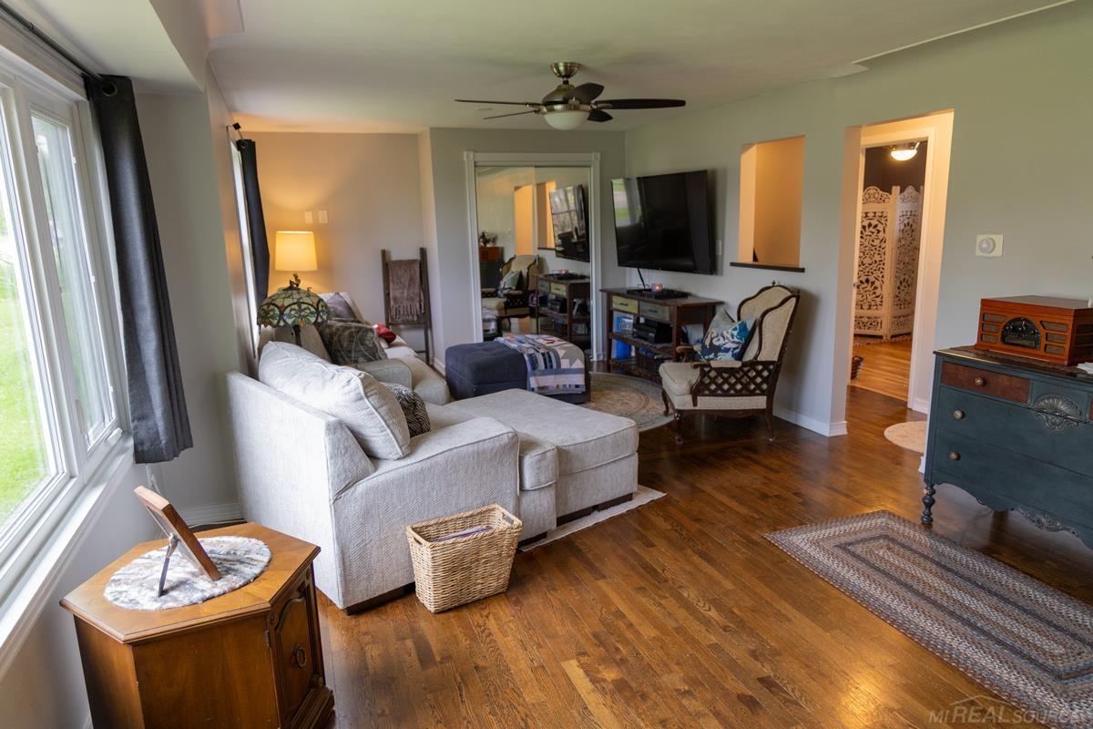 8440 Bridge Lake Road Clarkston, MI 48348 - Photo 4 of 41