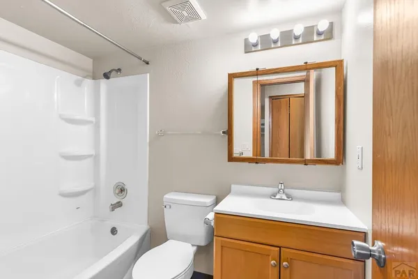 $2,600,000 | 2101-2111 North Queens Avenue, Pueblo, CO 81001