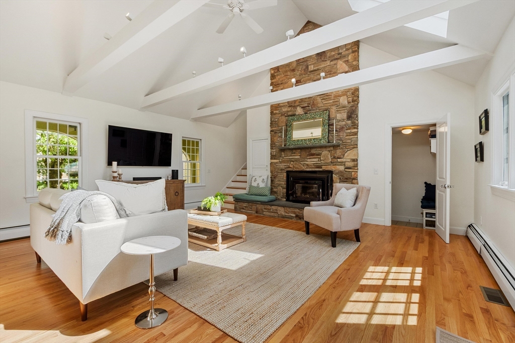 158 Kettle Hole Road Bolton, MA 01740 - Photo 5 of 42