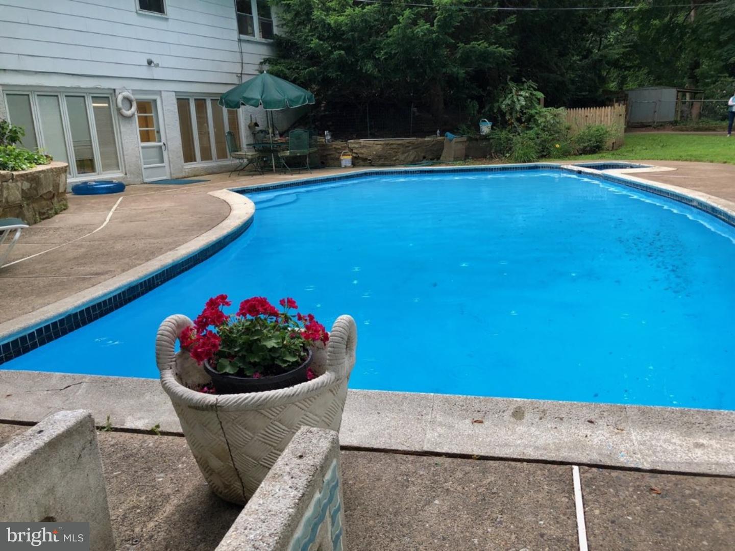 1396 Warner Road Jenkintown, PA 19046 - Photo 24 of 25 Pool
