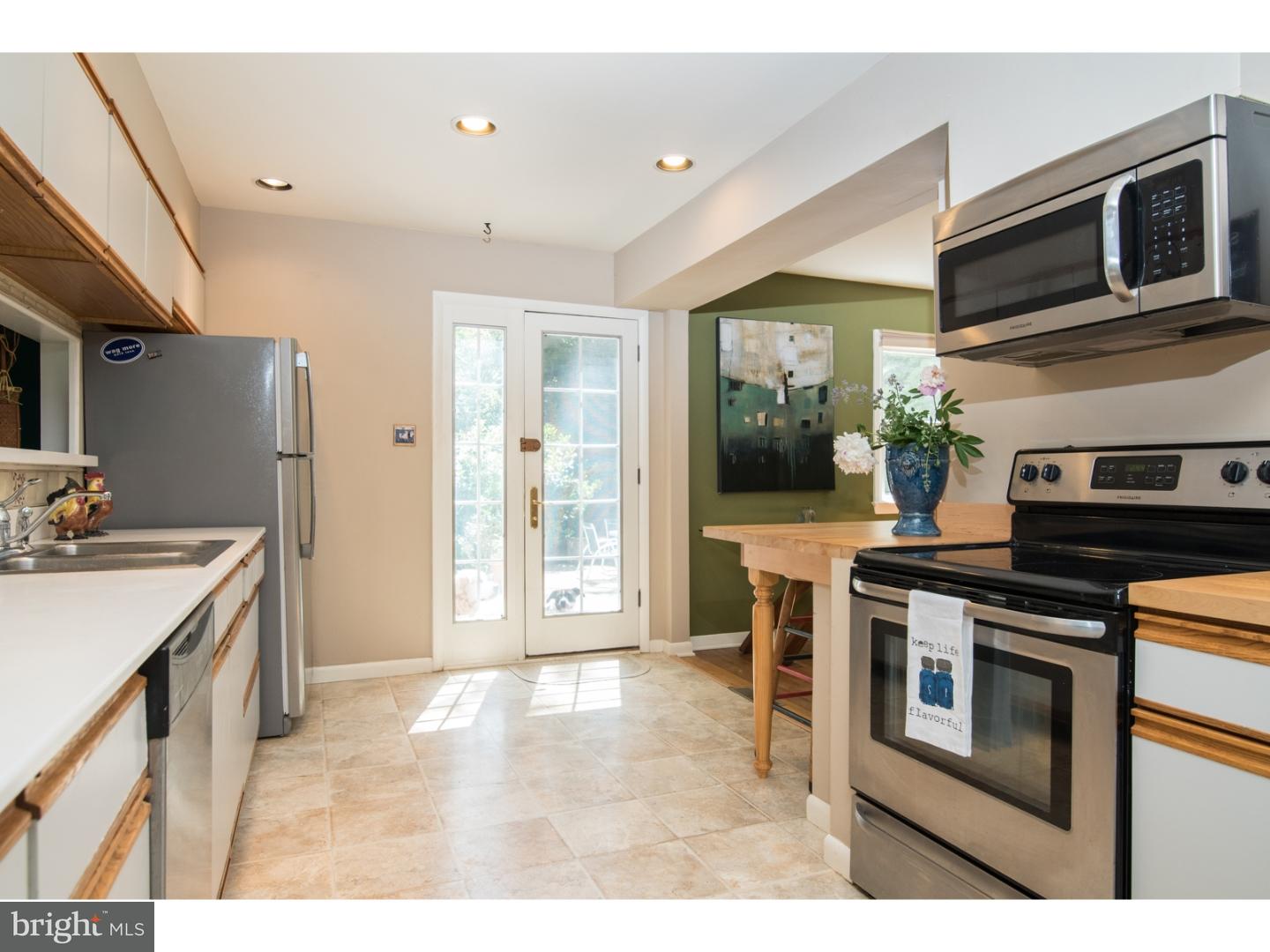 1396 Warner Road Jenkintown, PA 19046 - Photo 7 of 25 Kitchen