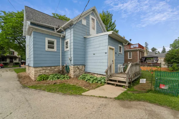 $170,000 | 345 East Merrill Avenue, Fond du Lac, WI 54935