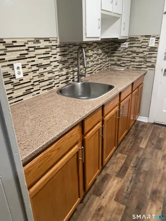 $2,600 | 57 Vine Street, Unit 2, Ansonia, CT 06401