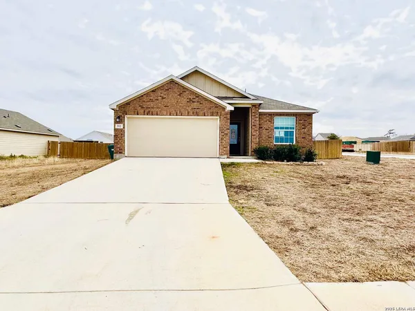 $217,900 | 312 Agave Circle, Jourdanton, TX 78026