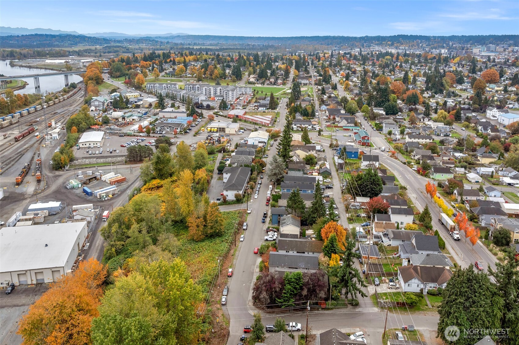 1302 Chestnut Street, Unit 2 Everett, WA 98201 - Photo 28 of 31 an aerial view of multiple house