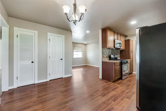 $1,875 | 336 Shoreline Drive, Azle, TX 76020