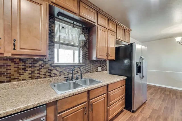 $1,875 | 336 Shoreline Drive, Azle, TX 76020