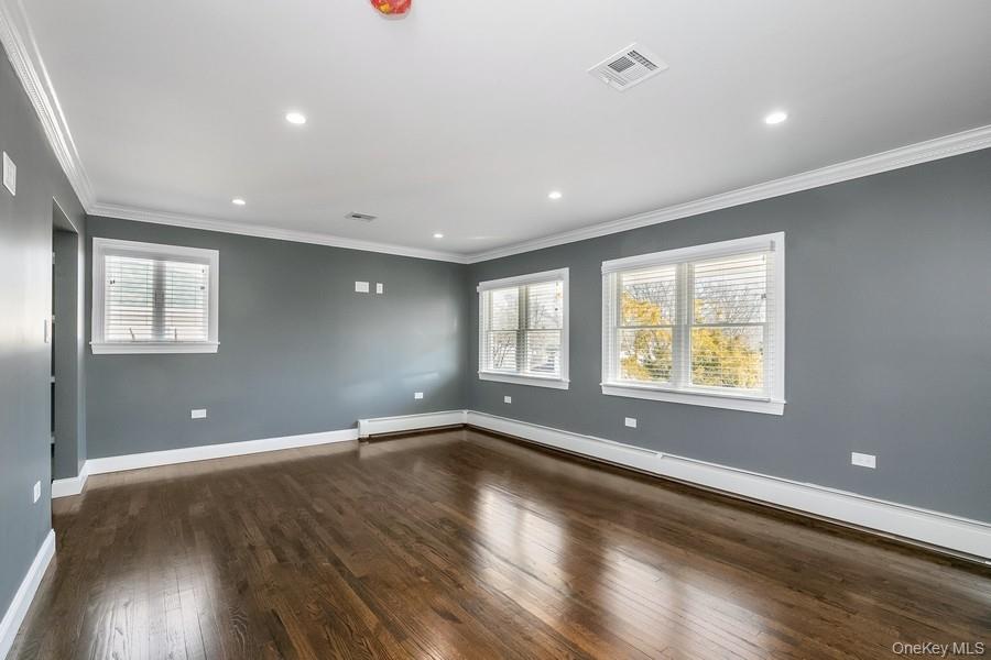 66 Wicks Path Commack, NY 11725 - Photo 18 of 24