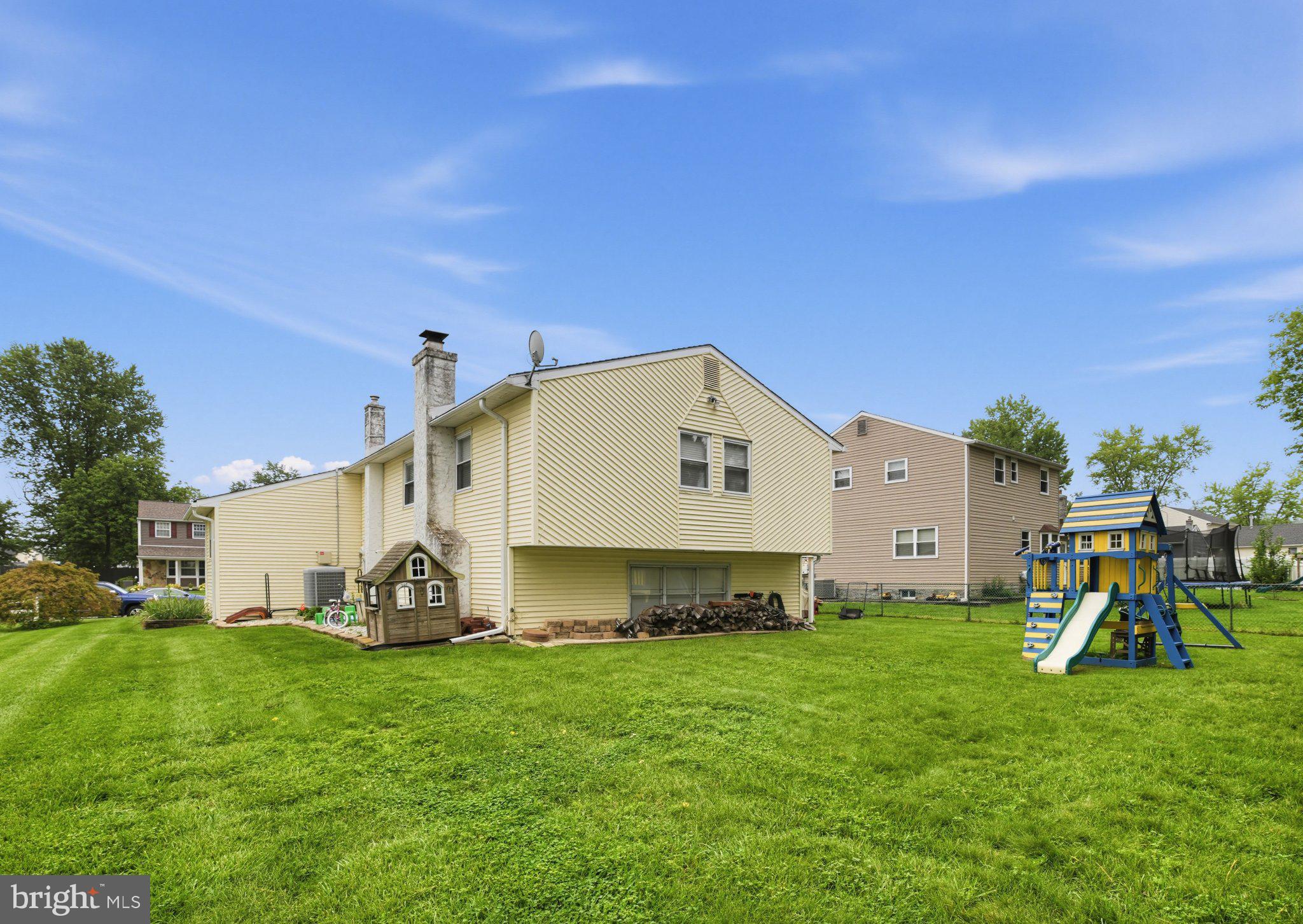 131 Jacqueline Avenue Delran, NJ 08075 - Photo 39 of 42 Side of house