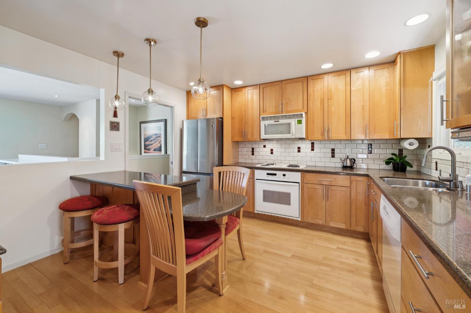 87 Butterfield Road San Anselmo, CA 94960 - Photo 13 of 30 Gallery Image 13