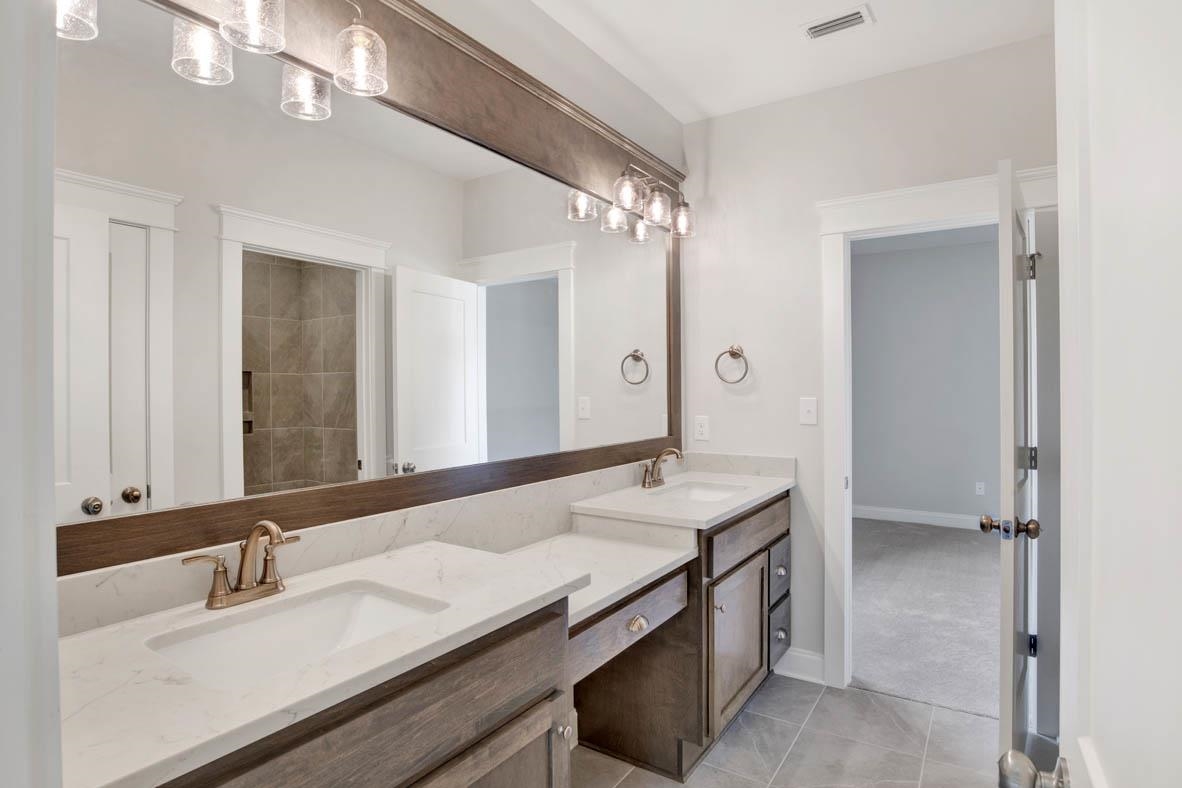 10969 Secretariat Boulevard Daphne, AL 36526 - Photo 22 of 27 Bathroom