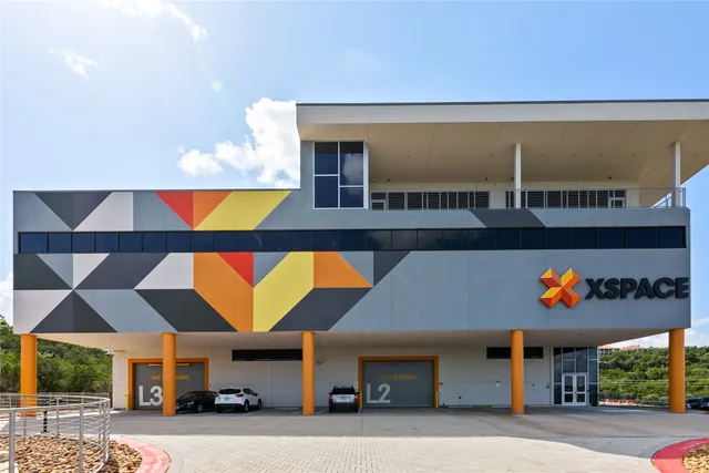 a view of houses with sky view