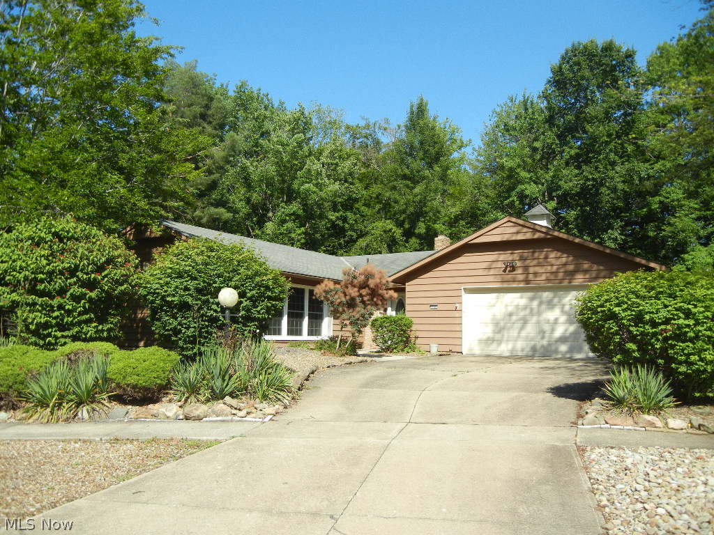 17587 Ridge Creek Road Strongsville, OH 44136 - Photo 1 of 23 Welcome to 17587 Ridge Creek Rd. Strongsville Ohio!