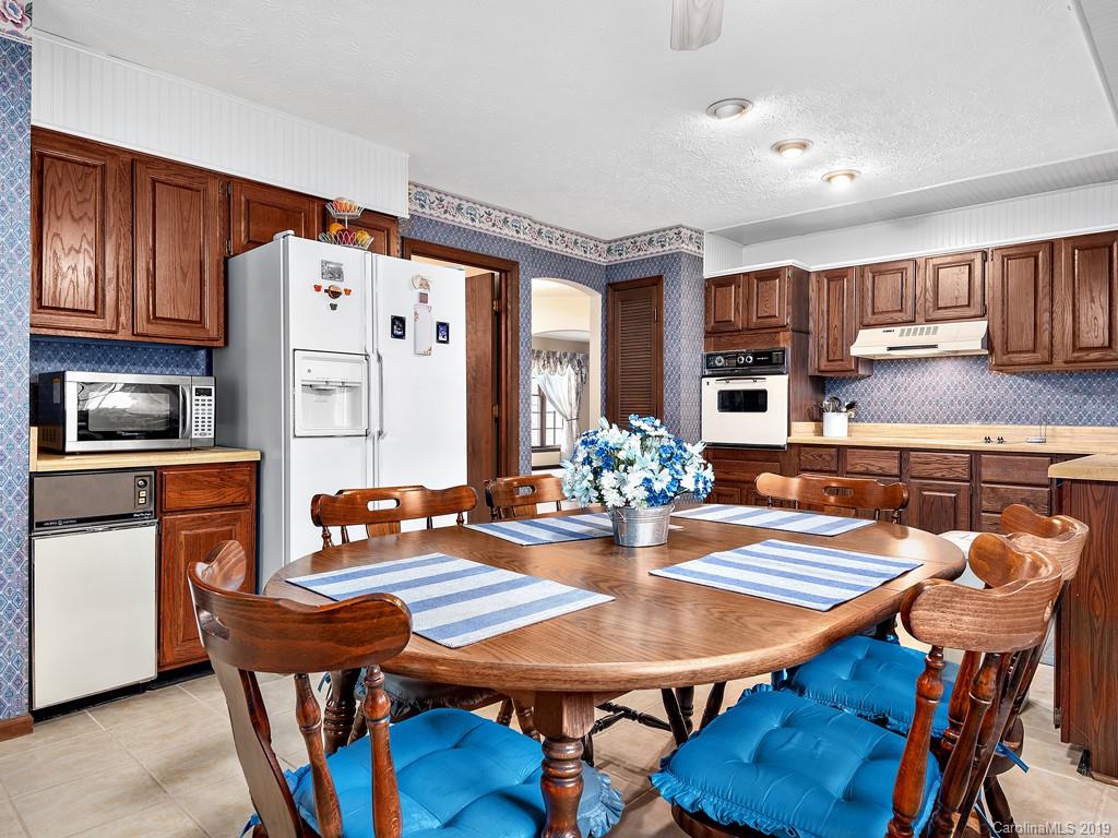 22 Spooks Branch Road Asheville, NC 28804 - Photo 10 of 25 Gallery Image 10