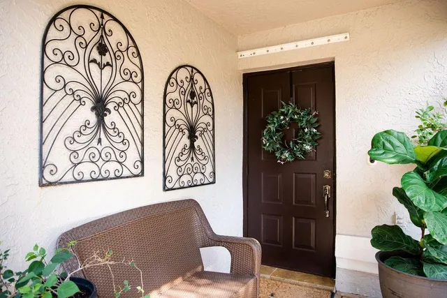 a view of entryway with a potted plant