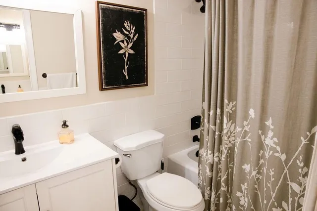 a view of workspace with windows