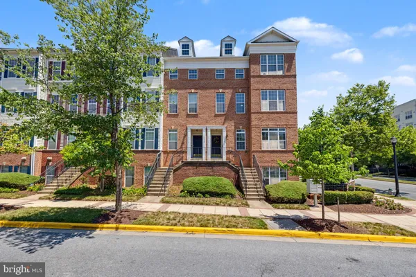 $379,900 | 4332 Telfair Boulevard, Unit 334, Suitland, MD 20746