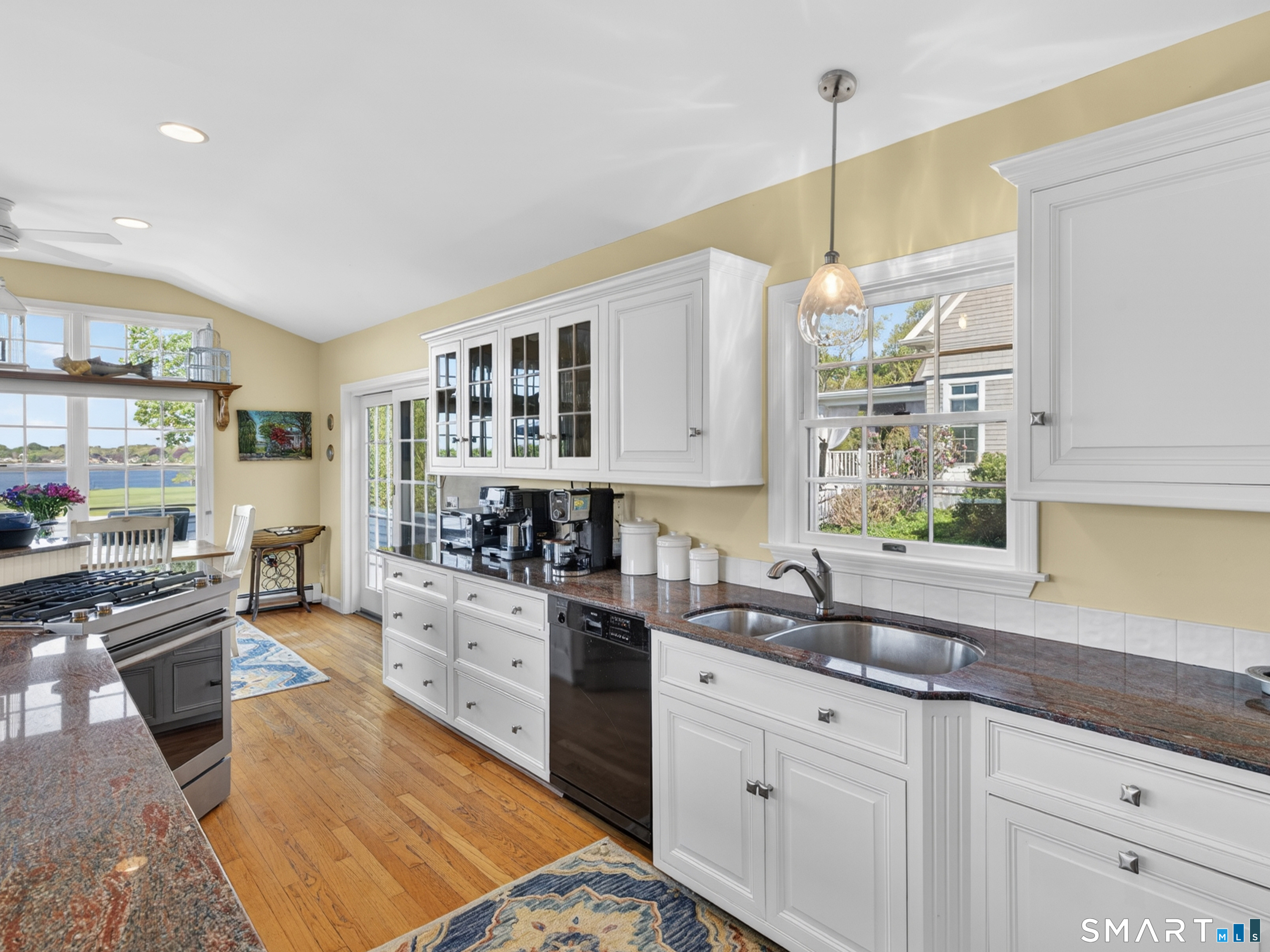 839 Eastern Point Road Groton, CT 06340 - Photo 6 of 37