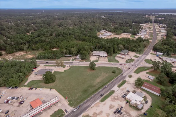 $1,300,000 | Na Na Us-190, Onalaska, TX 77360