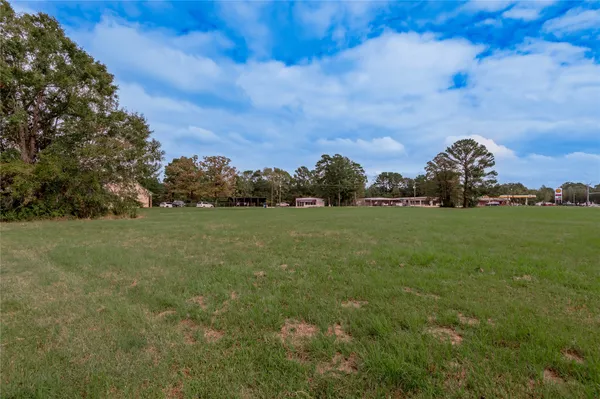 $1,300,000 | Na Na Us-190, Onalaska, TX 77360