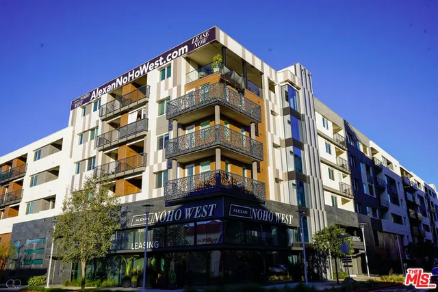 $3,886 | 11950 West Erwin Street, Unit B648, North Hollywood, CA 91606