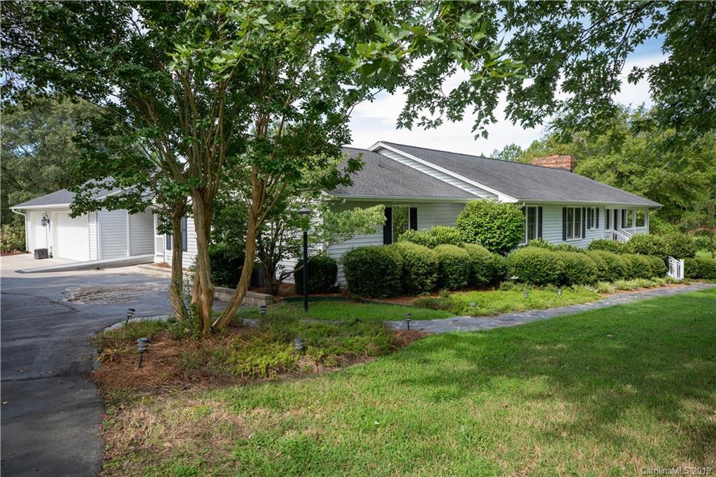 1127 Bate Harvey Road Clover, SC 29710 - Photo 11 of 48