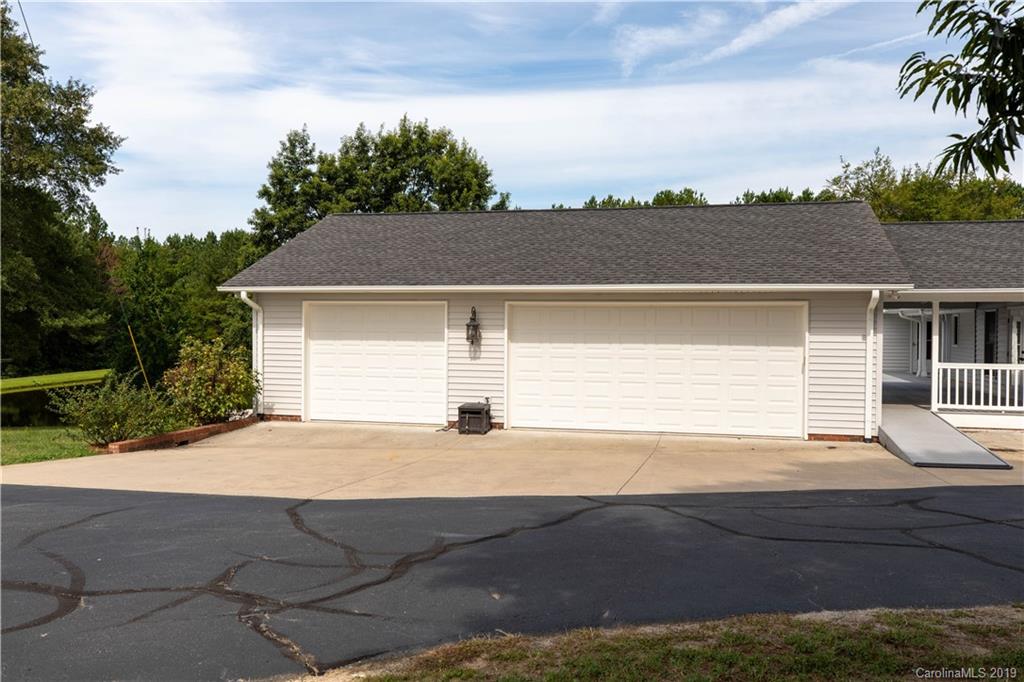 1127 Bate Harvey Road Clover, SC 29710 - Photo 10 of 48