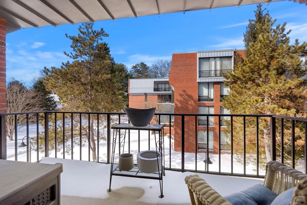 85 Grove Street, Unit 311 Wellesley, MA 02482 - Photo 17 of 28