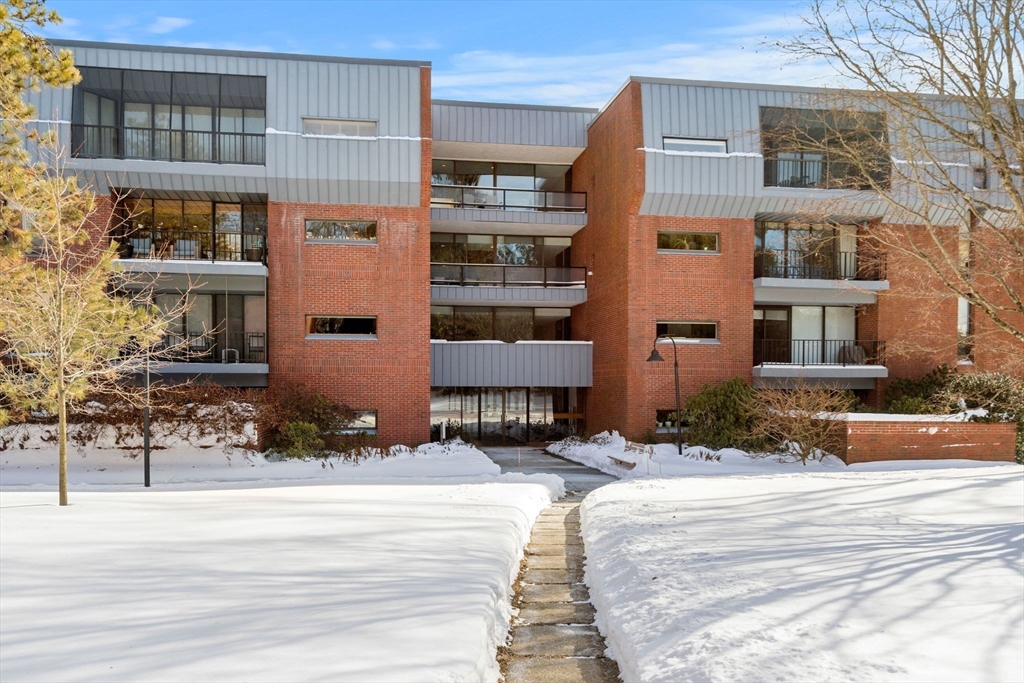 85 Grove Street, Unit 311 Wellesley, MA 02482 - Photo 27 of 28