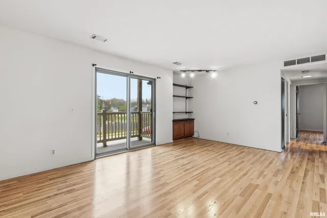 $80,000 | 1249 48th Avenue, Unit 18, East Moline, IL 61244